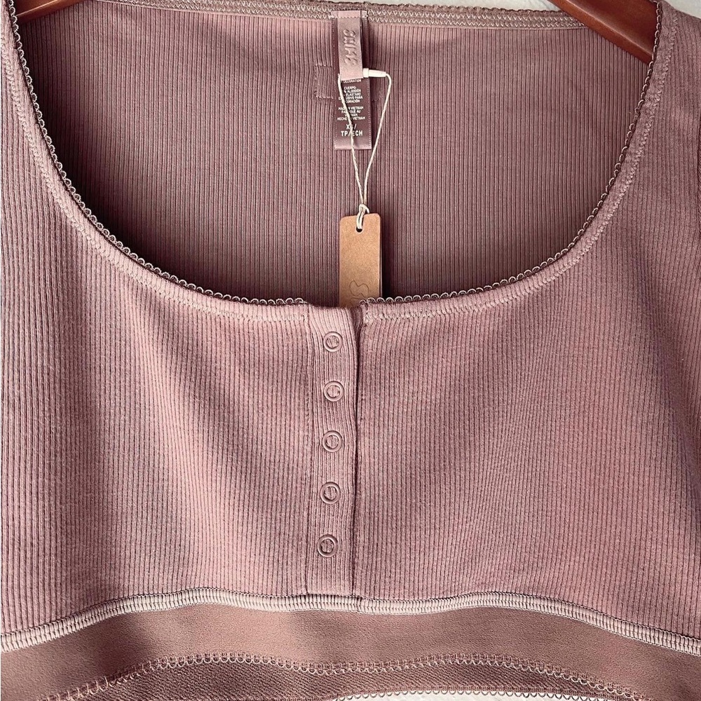 SKIMS Picot Super Cropped Henley - Picture 3 of 3
